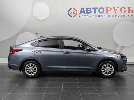 2018 Hyundai Solaris II, серый, 1333000 рублей, вид 5