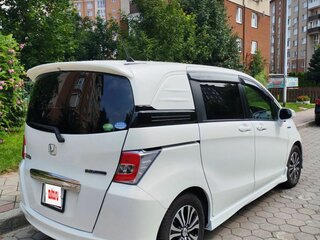 2014 Honda Freed Spike I Рестайлинг, белый, 1350000 рублей, вид 4