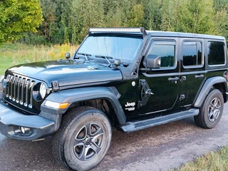 2018 Jeep Wrangler IV (JL), чёрный, 3700000 рублей, вид 1