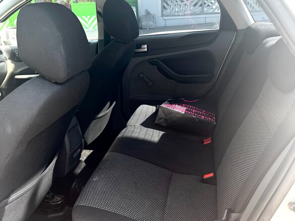 2011 Ford Focus II Рестайлинг, серебристый, 590000 рублей - вид 8