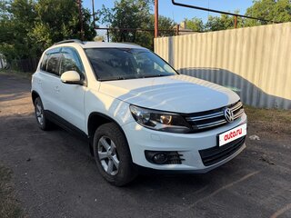 2015 Volkswagen Tiguan I Рестайлинг, белый, 1100000 рублей, вид 1