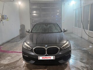 2021 BMW 1 серии 116d III (F40), серый, 1870000 рублей, вид 2