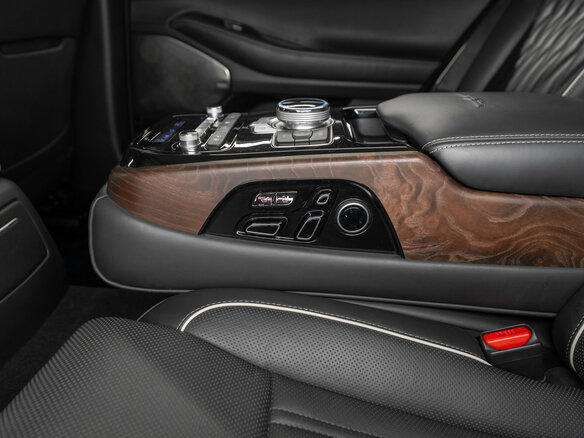 2019 Genesis G90 I Рестайлинг, чёрный, 2690000 рублей - вид 14