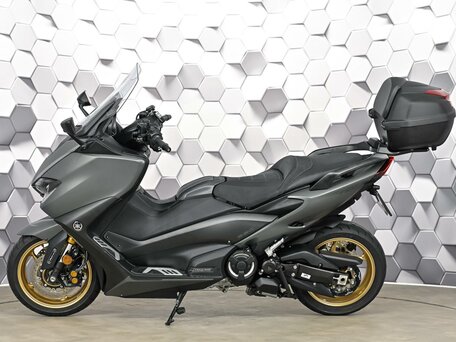 2021 Yamaha TMAX, серый, 999000 рублей, вид 4