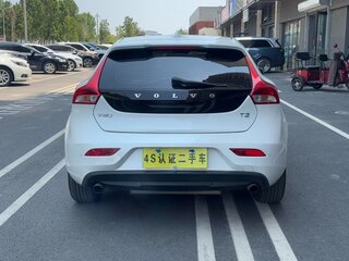 2018 Volvo V40 II Рестайлинг, белый, 1768000 рублей, вид 5