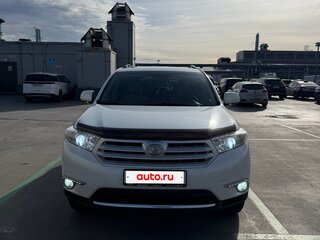 2013 Toyota Highlander II (XU40) Рестайлинг, белый, 2600000 рублей, вид 1