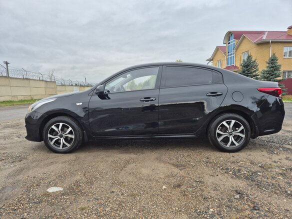 2019 Kia Rio IV, чёрный - вид 6