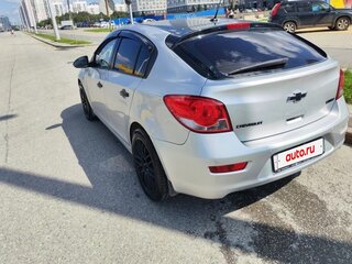 2013 Chevrolet Cruze I Рестайлинг, серебристый, 690000 рублей, вид 4