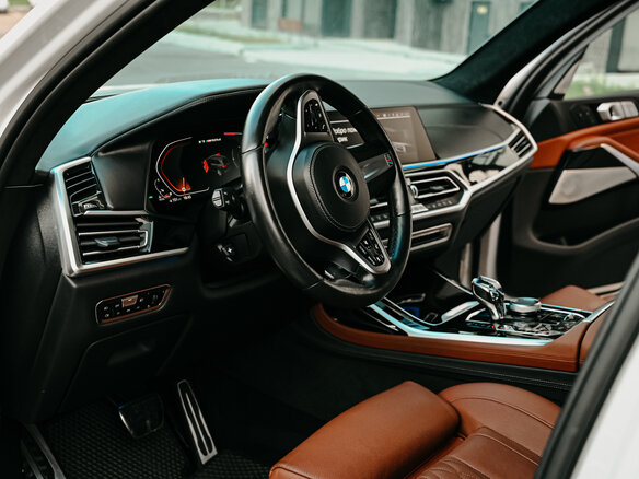 2019 BMW X7 M50d I (G07), белый, 7500000 рублей - вид 15