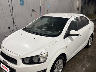 2013 Chevrolet Aveo II, белый, 650000 рублей, вид 1