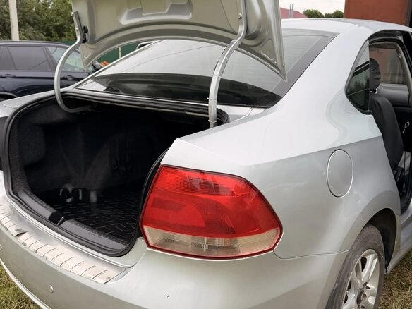 2012 Volkswagen Polo V, серебристый - вид 12