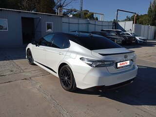 2021 Toyota Camry VIII (XV70) Рестайлинг, белый, 2779050 рублей, вид 4