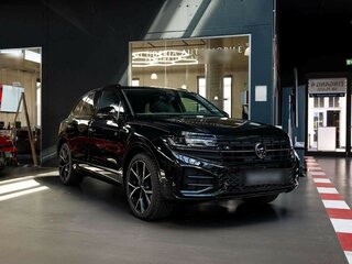 2026 Volkswagen Touareg III Рестайлинг, чёрный, 7770000 рублей, вид 1