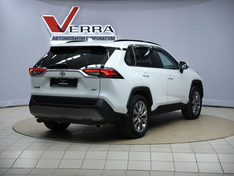 2022 Toyota RAV4 V (XA50), белый, 3890000 рублей, вид 5