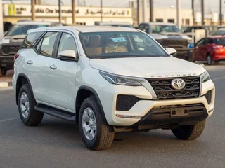 2026 Toyota Fortuner II Рестайлинг, белый, 5250011 рублей, вид 3