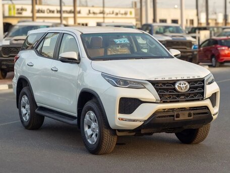 2026 Toyota Fortuner II Рестайлинг, белый, 5250011 рублей, вид 3