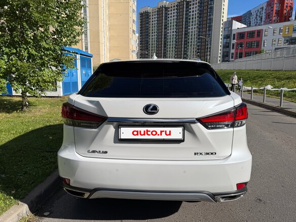 2020 Lexus RX 300 IV Рестайлинг, белый, 4850000 рублей - вид 6