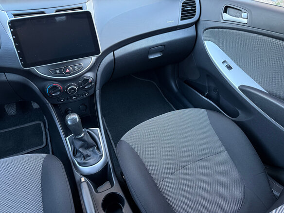 2012 Hyundai Solaris I, белый, 659900 рублей - вид 16