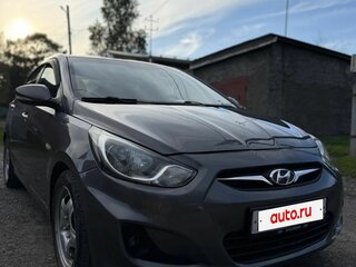 2013 Hyundai Solaris I, серый, 700000 рублей, вид 3