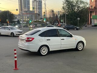 2014 Lada (ВАЗ) Granta I, белый, 375000 рублей, вид 3