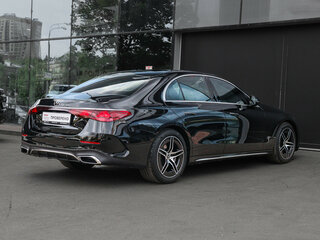 2026 Mercedes-Benz E-Класс 300 VI (W214, S214), чёрный, 8290000 рублей, вид 4