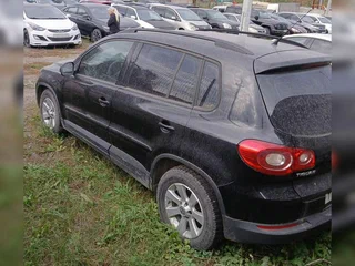 2011 Volkswagen Tiguan I Рестайлинг, чёрный, 797400 рублей, вид 3
