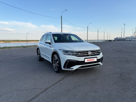 2021 Volkswagen Tiguan II Рестайлинг, белый, 3930000 рублей, вид 3