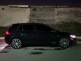 2018 Volkswagen Golf VII Рестайлинг, чёрный, 1800000 рублей, вид 3