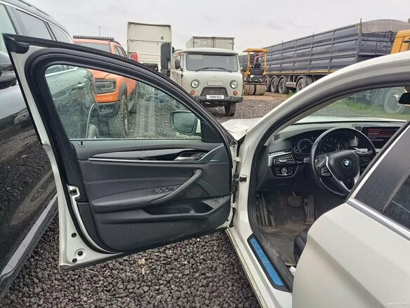 2021 BMW 5 серии 520d xDrive VII (G30/G31/G38) Рестайлинг, белый, 3950000 рублей - вид 8