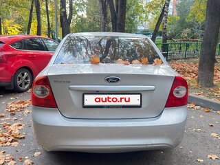 2011 Ford Focus II Рестайлинг, серебристый, 750000 рублей, вид 2