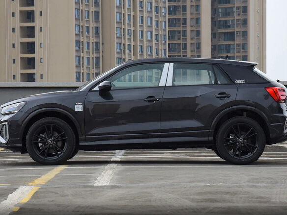 2023 Audi Q2 L 35 TFSI I Рестайлинг, чёрный, 2020000 рублей - вид 3