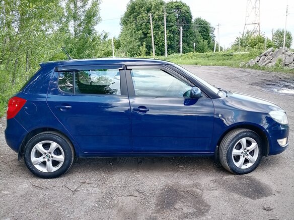 2012 Skoda Fabia II Рестайлинг, синий, 495000 рублей - вид 5