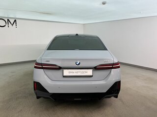 2025 BMW 5 серии 530i xDrive VIII (G60/G61/G68), серый, 8840000 рублей, вид 4