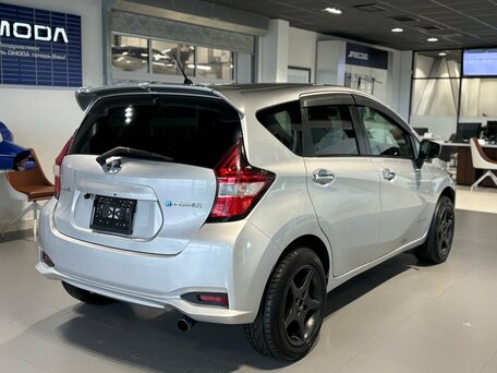 2017 Nissan Note e-Power II Рестайлинг, серый, 850000 рублей, вид 5