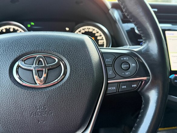 2018 Toyota Camry VIII (XV70), серебристый, 2499000 рублей - вид 15
