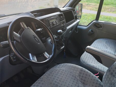 2010 Ford Transit, серебристый, 730000 рублей, вид 3