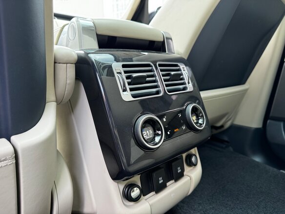 2018 Land Rover Range Rover IV Рестайлинг, серый, 5475000 рублей - вид 22