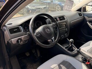 2012 Volkswagen Jetta VI, коричневый, 855000 рублей, вид 5