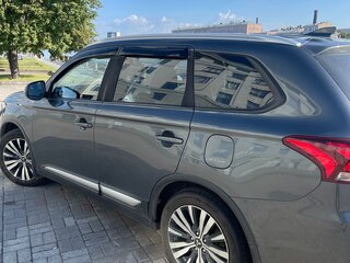 2019 Mitsubishi Outlander III Рестайлинг 3, серый, 1650000 рублей, вид 3