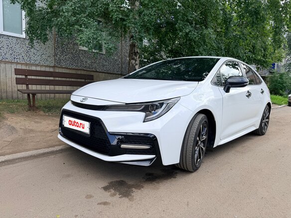 2022 Toyota Levin XII (E210) Рестайлинг, белый, 1950000 рублей - вид 1