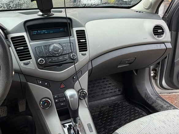 2010 Chevrolet Cruze I, серый - вид 6