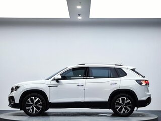 2023 Volkswagen Tayron I Рестайлинг, белый, 2325095 рублей, вид 5