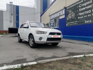 2010 Mitsubishi Outlander II Рестайлинг, белый, 1200000 рублей, вид 3