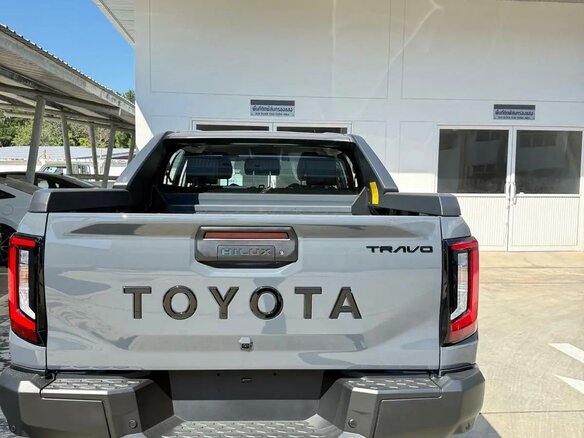 2026 Toyota Hilux, серый, 7900000 рублей - вид 13