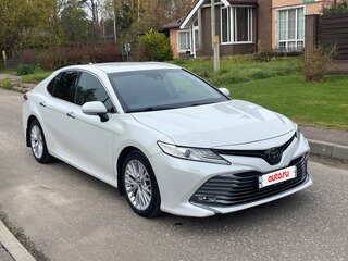 2018 Toyota Camry VIII (XV70), белый, 2850000 рублей, вид 2