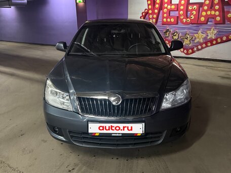 2010 Skoda Octavia II (A5) Рестайлинг, серый, 650000 рублей, вид 1