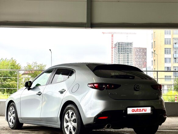 2021 Mazda 3 IV (BP), серебристый, 1600000 рублей - вид 5