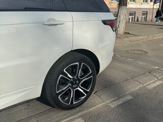 2017 Land Rover Range Rover Sport II, белый, 4500000 рублей, вид 4