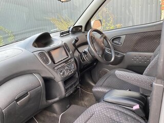 2004 Toyota FunCargo, серебристый, 390000 рублей, вид 4