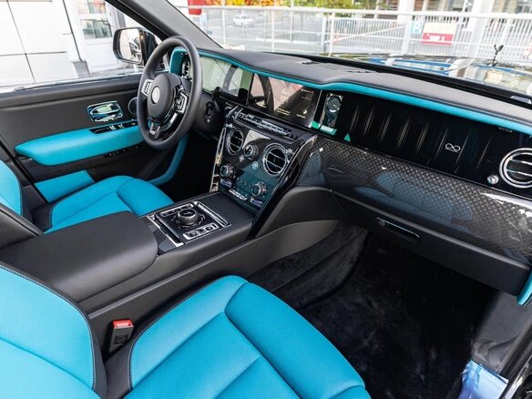 2025 Rolls-Royce Cullinan Black Badge I Рестайлинг (Series II), чёрный, 59990000 рублей - вид 21
